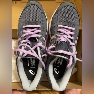 ASICS New In Box Gel Contend 8 size 7/38